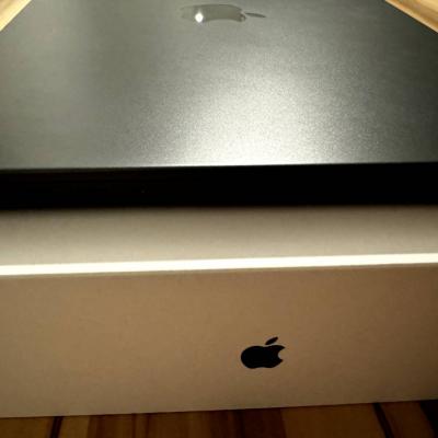Apple MacBook Pro 14 Laptop - thumb