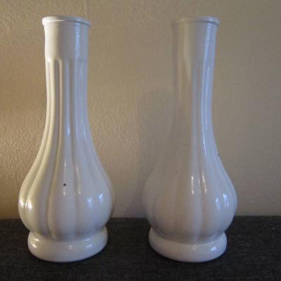 2 Stück alte weiße Wiener Vasen - Höhe: 15cm - thumb