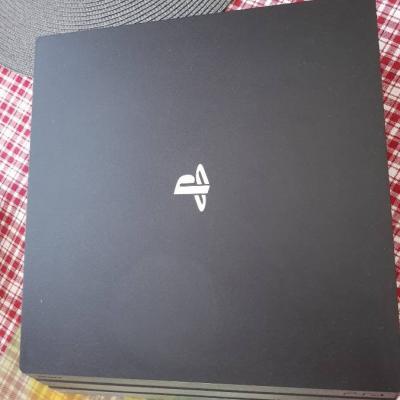 Playstation 4 - thumb