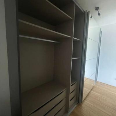 Kleiderschrank mit Spiegel - thumb