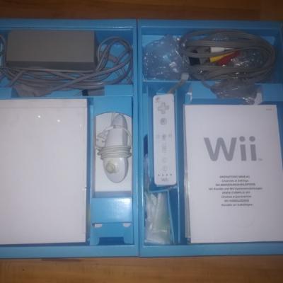 Nintendo Wii, kaum genutzt, neuwertig - thumb