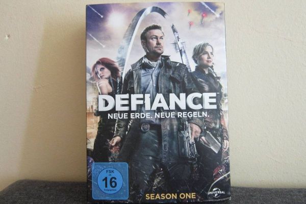 Defiance - Die komplette erste Staffel - Staffel 1 - Dvd