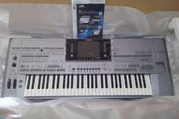 Yamaha Tyros5-76 Arranger Workstation Keyboard