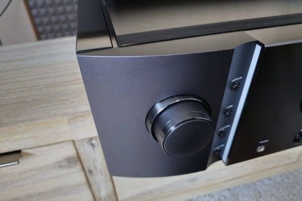 Marantz PM11 S3 -Referenz Vollverstärker