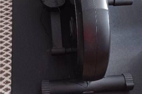 Neuer Crosstrainer EX40 mit Matte