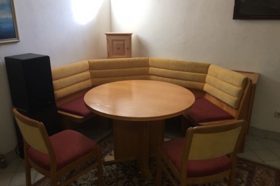 Sitzecke mit Tisch und 2 Stühlen Esche Echtholz - Bild 1
