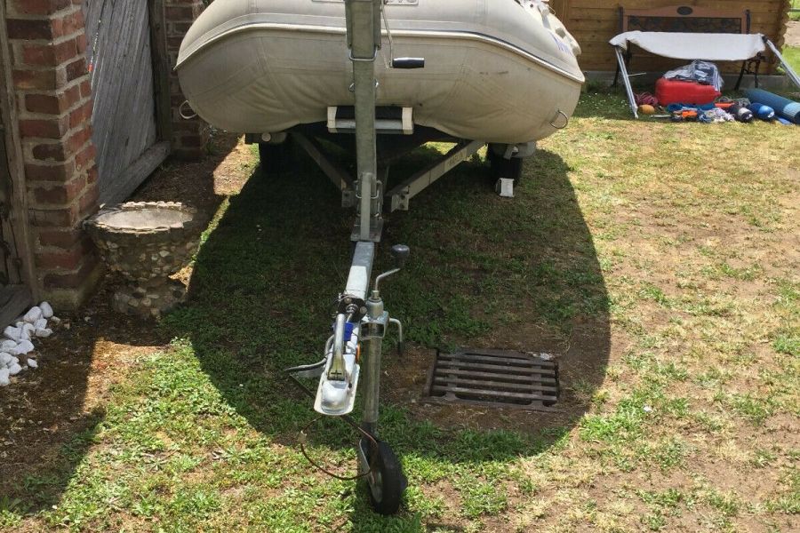 Schlauchboot mit Motor und Anhänger 4,10m x 2,00m - Bild 1