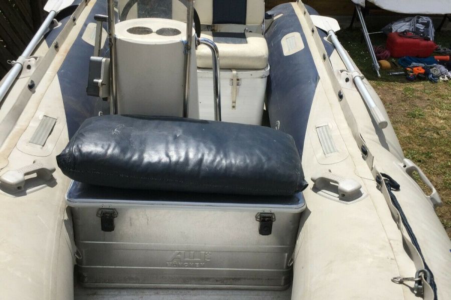 Schlauchboot mit Motor und Anhänger 4,10m x 2,00m - Bild 2