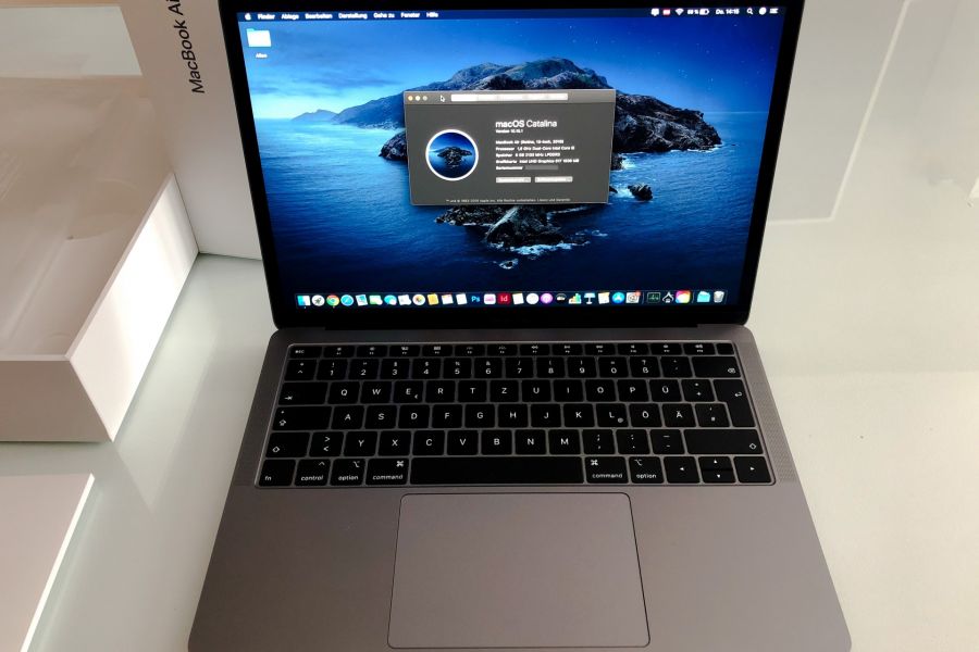 MacBook Air 2019 Retina 256SSD 8GB RAM i5-8210Y 13Ladezyklen WIE NEU - Bild 1