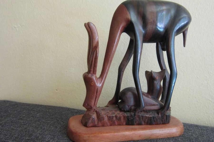 Alte Holzarbeit - Antilope - Afrika - Tierfigur - Schnitzerei - Bild 1