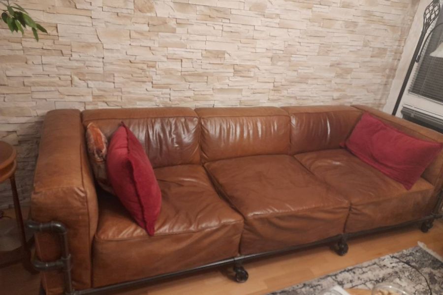 4-Sitzer-Sofa im Industriestil aus Leder, Havannafarben (fast neu!) - Bild 1