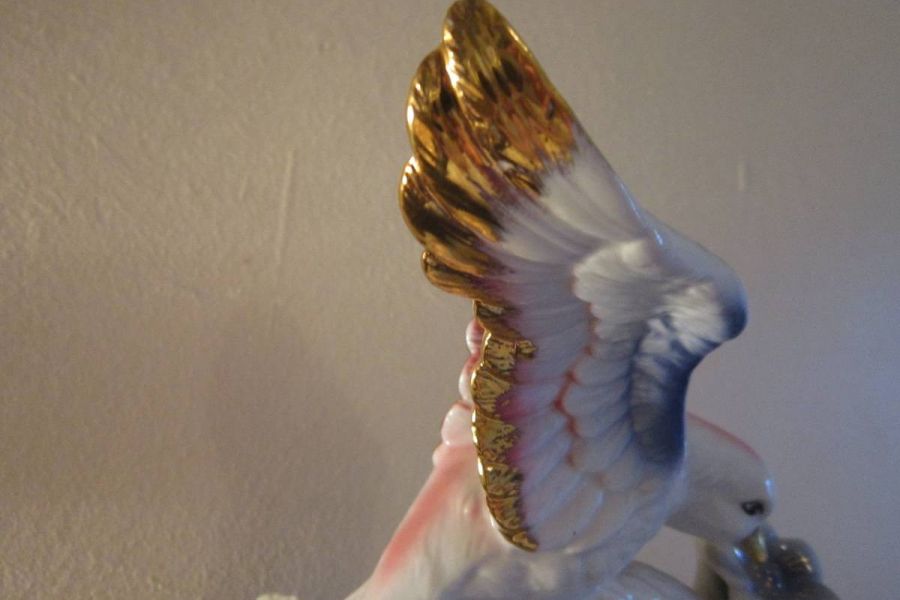 Wunderschöne Keramik - Vogel auf Ast mit Blüten - Vitrinenstück - Bild 4
