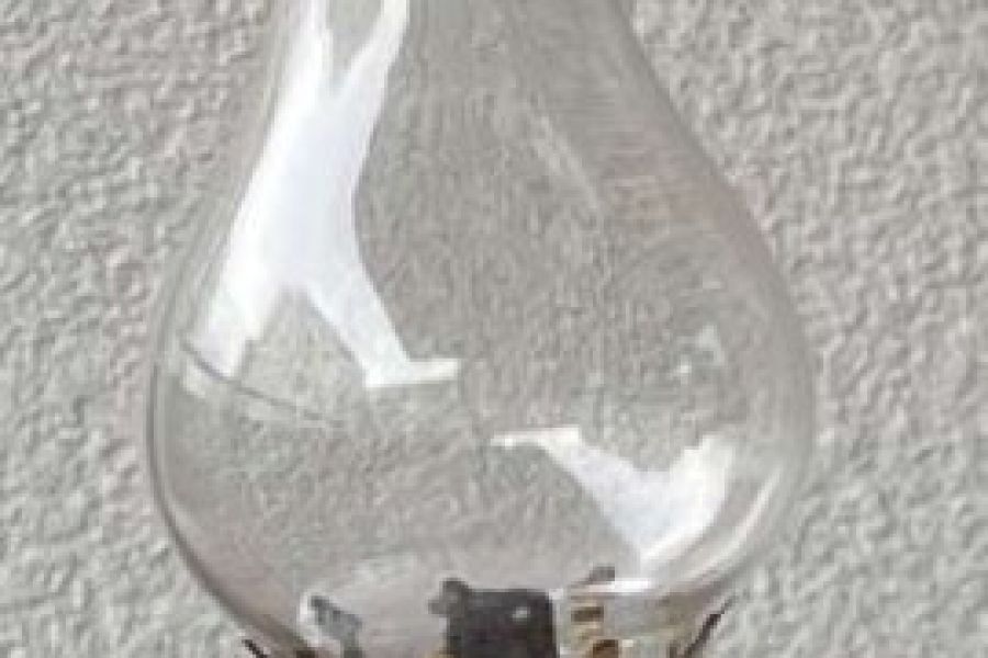 Antike Petroleumlampe, Messing, Glas handbemalt, 1950-1974 - Bild 1