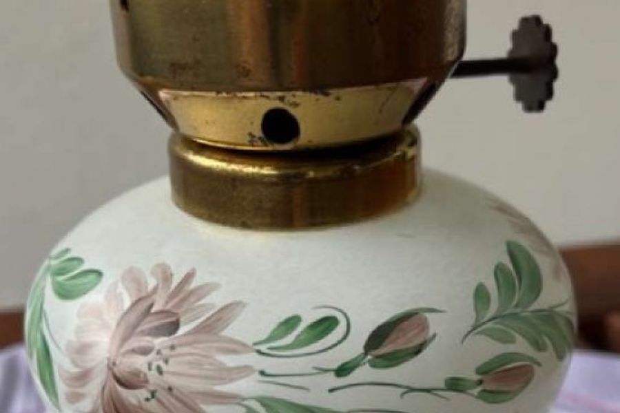 Antike Petroleumlampe, Messing, Glas handbemalt, 1950-1974 - Bild 2