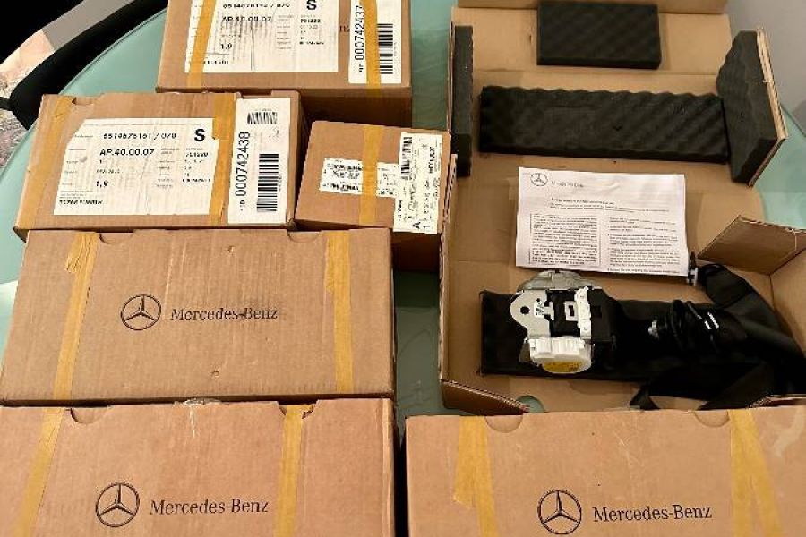 Mercedes GLS, GLE: Sicherheitsgurte schwarz - Bild 2