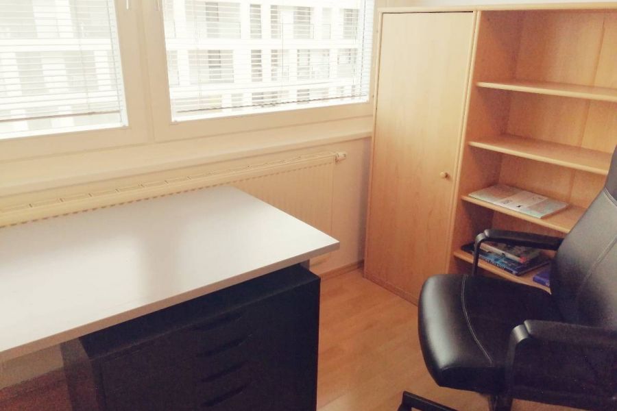 Büromöbel, Schreibtisch, Rollcontainer, Büroschrank, Drehsessel - Bild 4