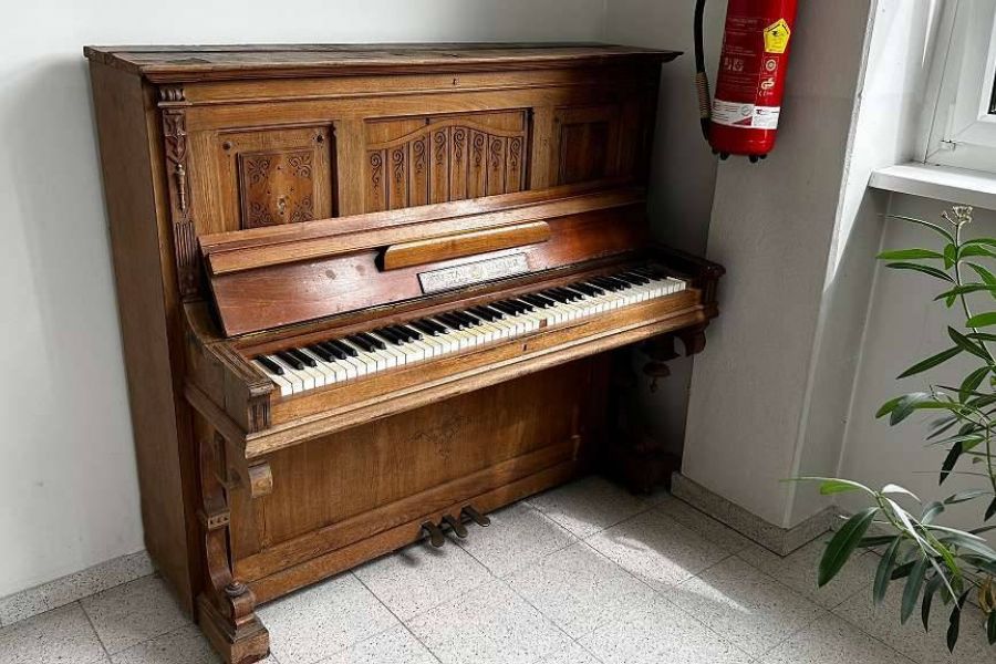 Altes Holz Piano von Gustav Rösler - Bild 3
