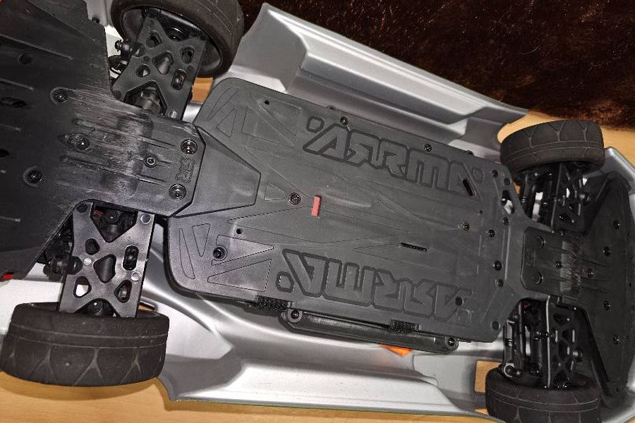 Arrma Vendetta 4×4 3s blx komplett Set - Bild 3