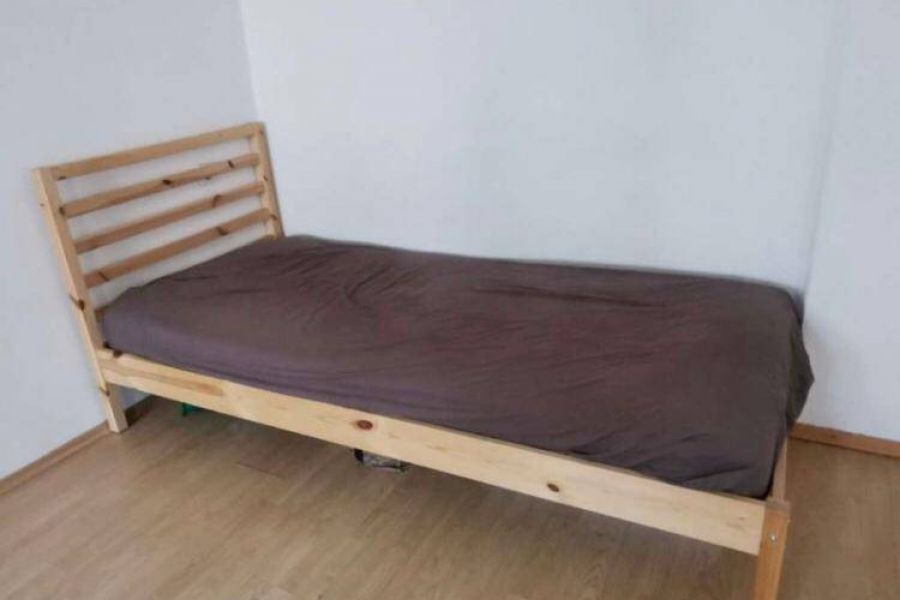 Bett mit Matratze - Bild 1