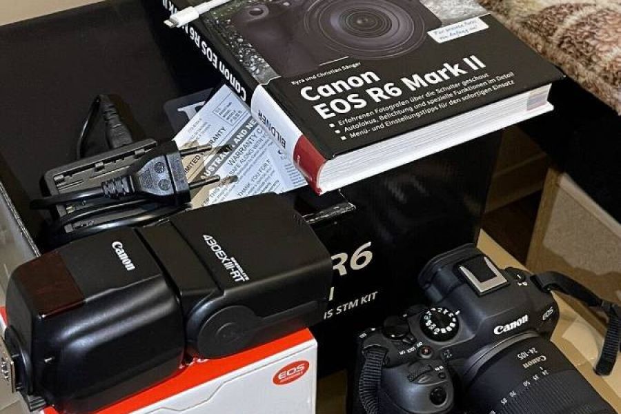 Canon EOS R6 Mark II Mirrorless Camera - Bild 2