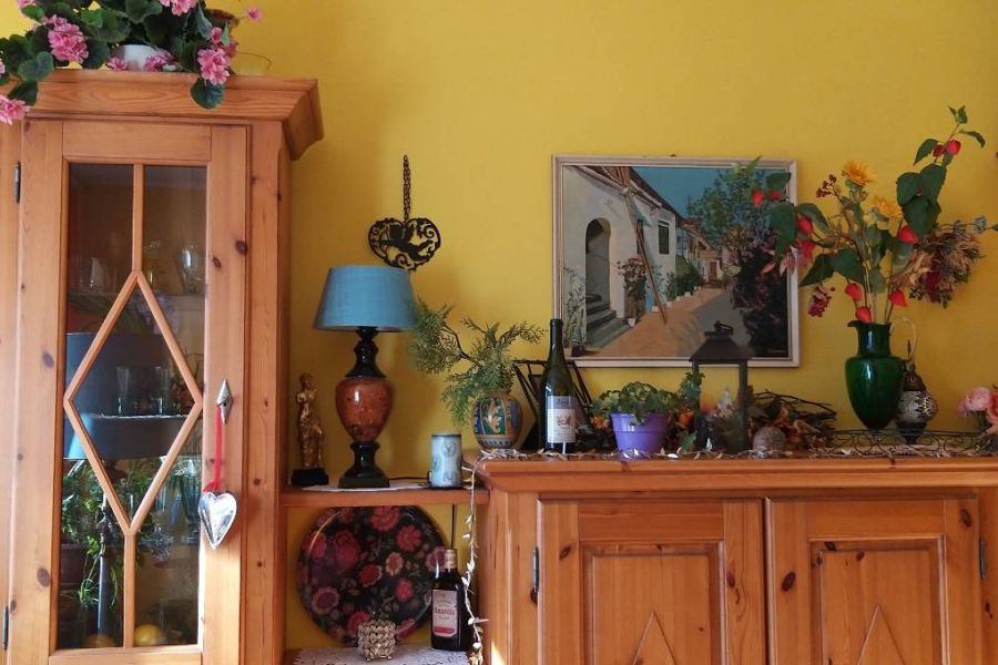 Exquisite Wohnzimmerlösung im Landhausstil - Bild 2