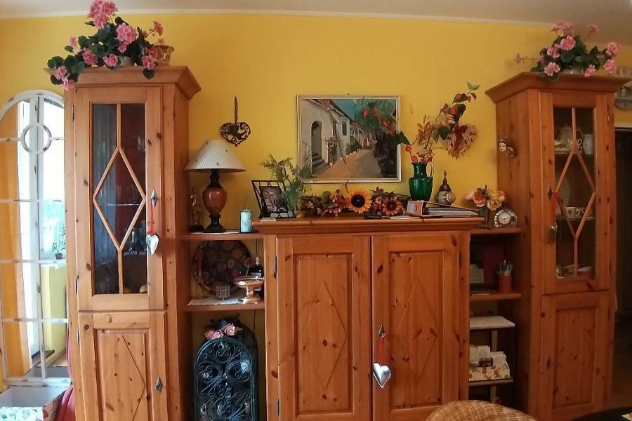 Exquisite Wohnzimmerlösung im Landhausstil - Bild 4
