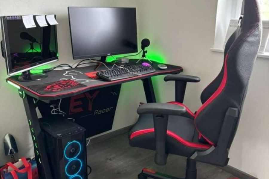 Gaming Setup inkl Gaming Stuhl und Tisch - Bild 1