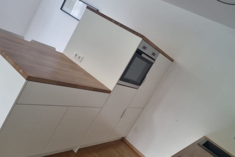 Einbauküche mit Elektrogeräten - Bild 3