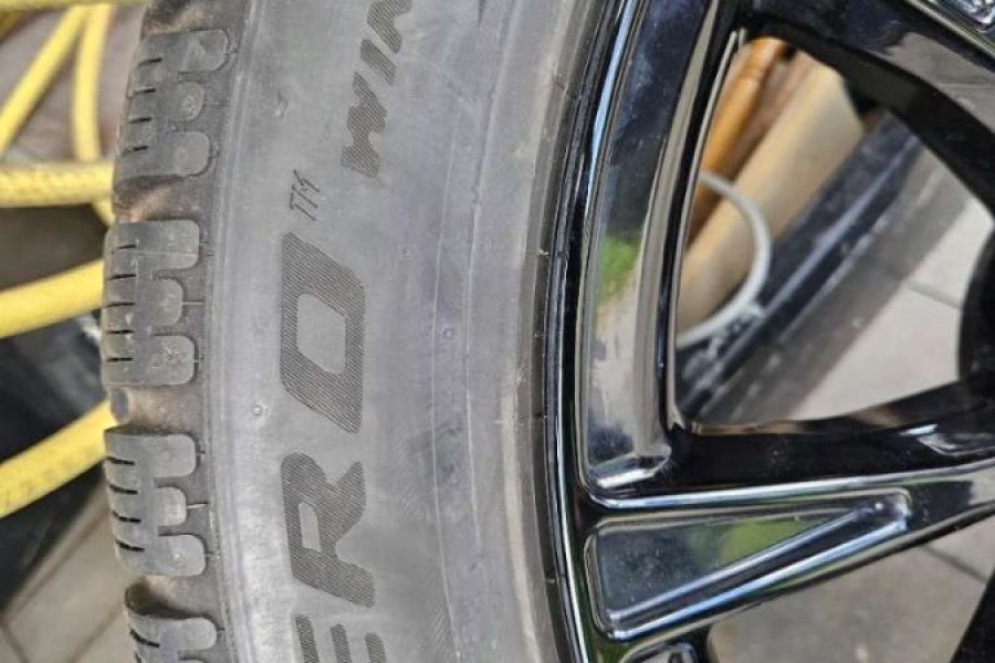 19 Zoll Alu mit WR 255 7 285 - waren auf Tesla Model Y - Bild 2