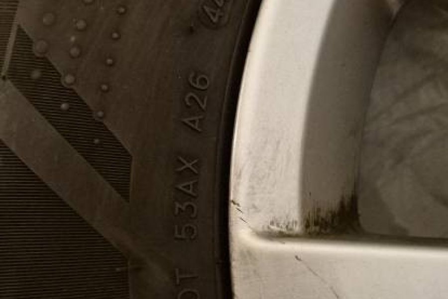 Vw B8 felgen mit kaum gebrauchten Reifen - Bild 1