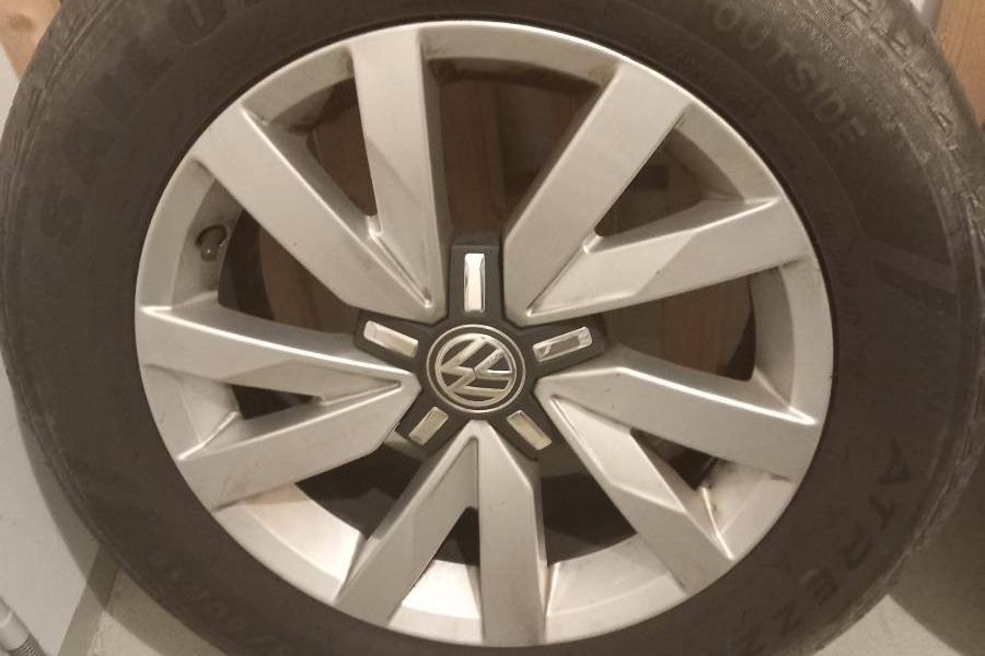 Vw B8 felgen mit kaum gebrauchten Reifen - Bild 3