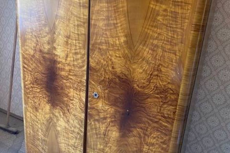 Möbel - Holzschrank 2-teilig - Bild 1