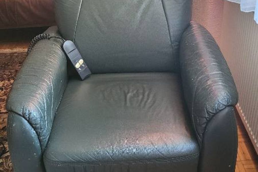 Elektrisch verstellbarer Fernsehsessel zu verschenken - Bild 1