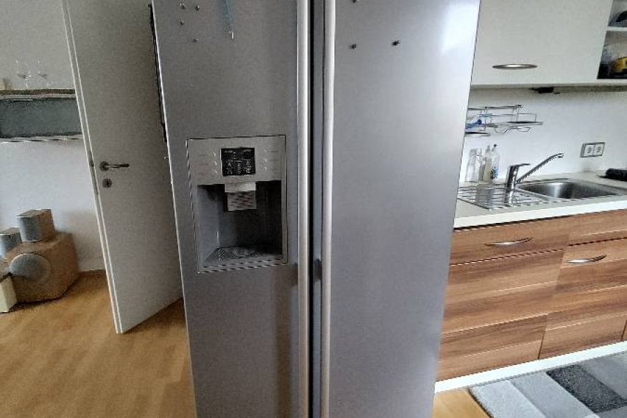 Side by Side Kühlschrank mit Eiswürfel - Bild 1